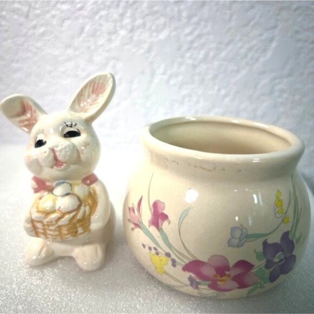 Vtg Anthropomorphic Pastel Bunny Rabbit Floral Jar Cachepot Ceramic Cottagecore